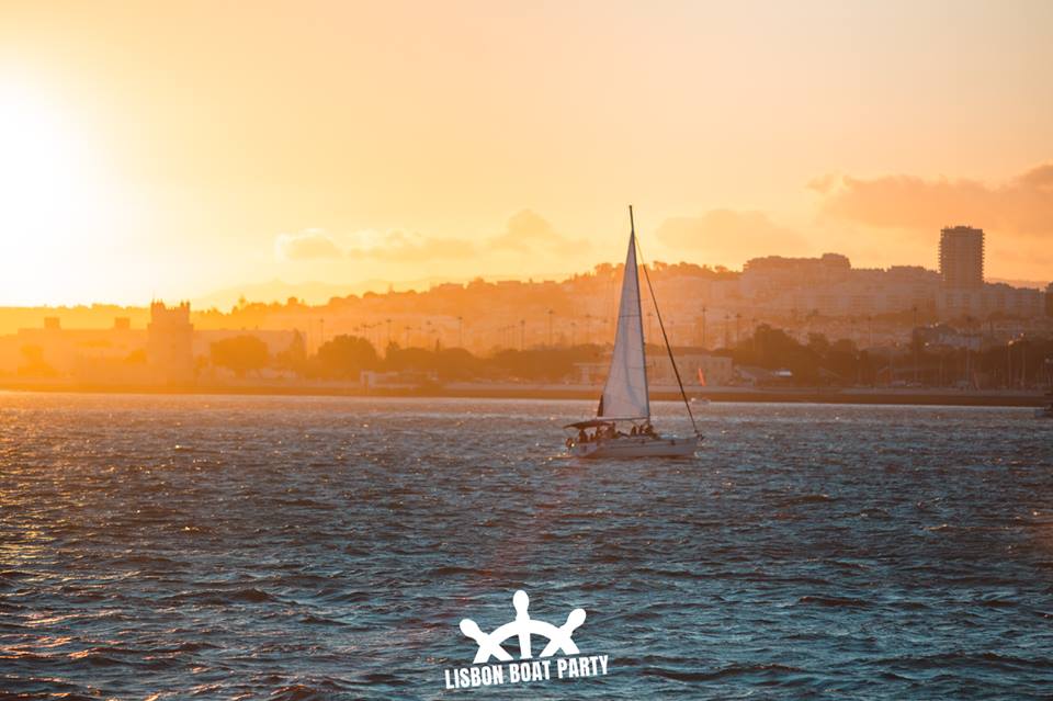 Lisbon boat party 4
